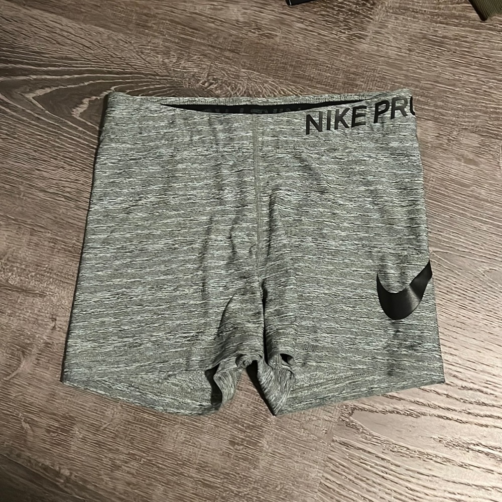 Nike pros in grey